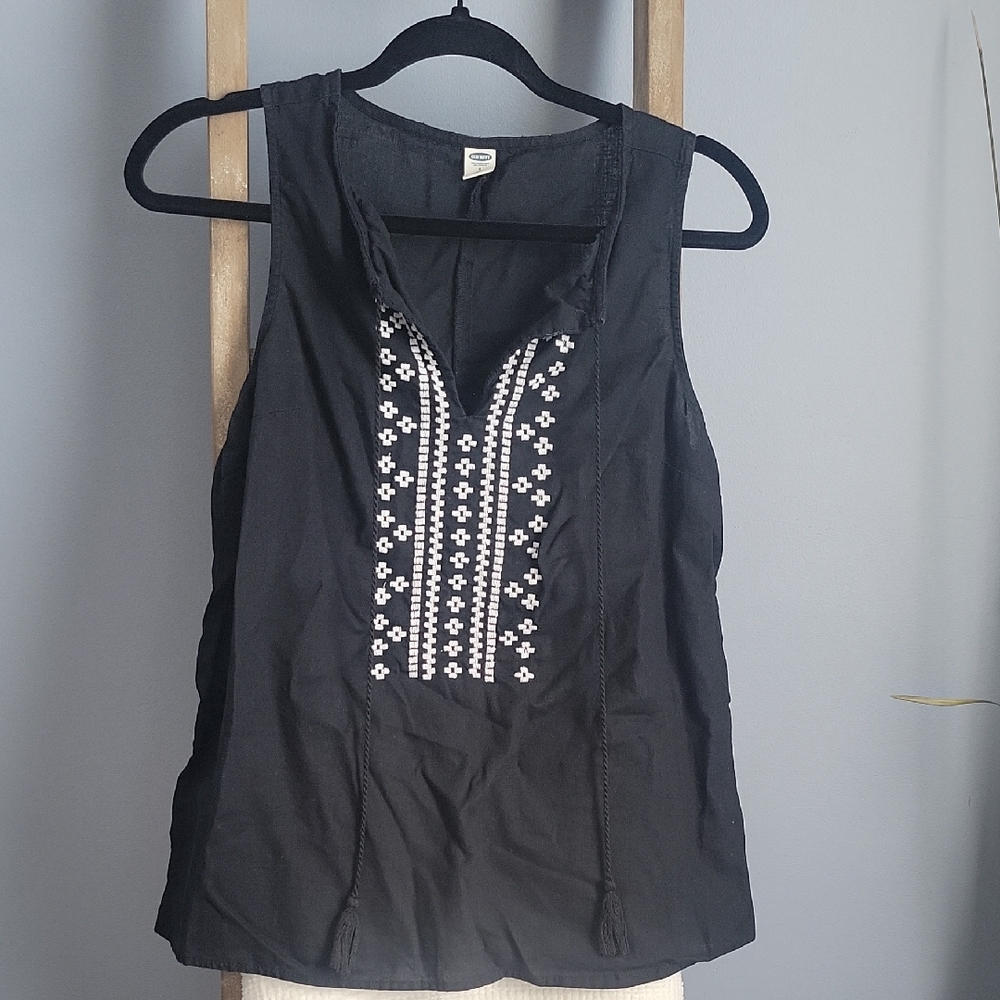 Old Navy Black Sleeveless Top with White Embroidery